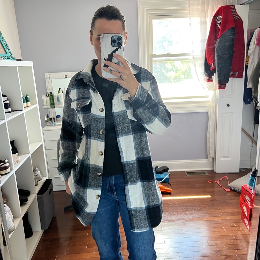 Women’s black, white and blue long flannel